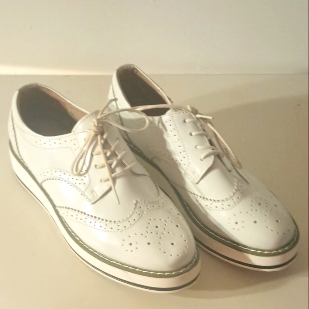 Women's White Brogue Shoes
